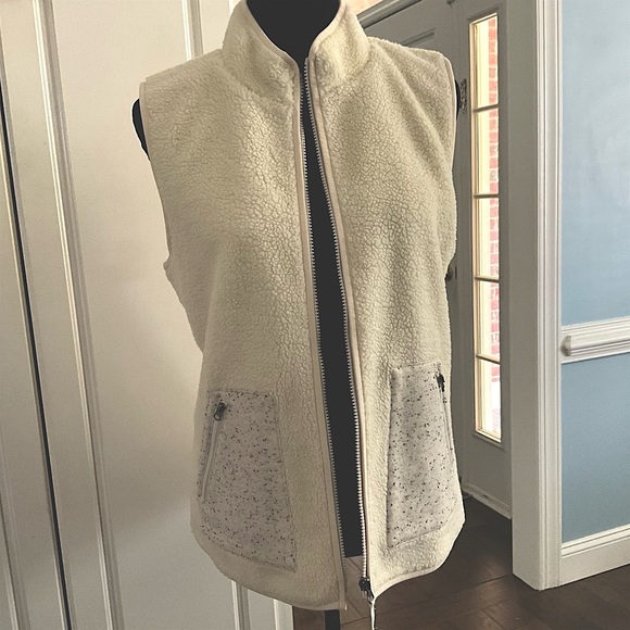 Talbots Jackets & Blazers - NWOT Talbots Teddy Medium Teddy Sherpa Vest Off-White VEST